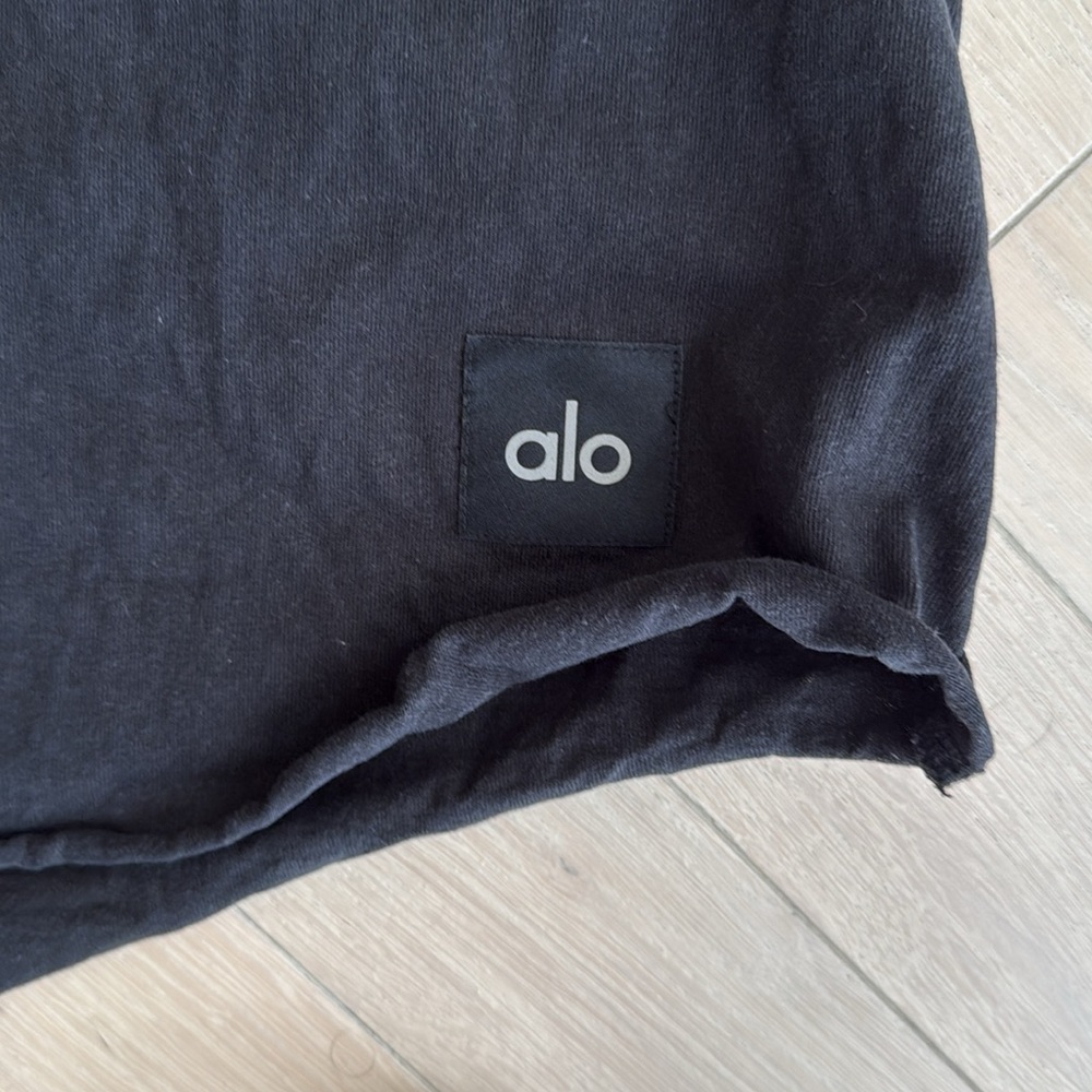 ALO Yoga Jet Black Short Sleeve Tee
